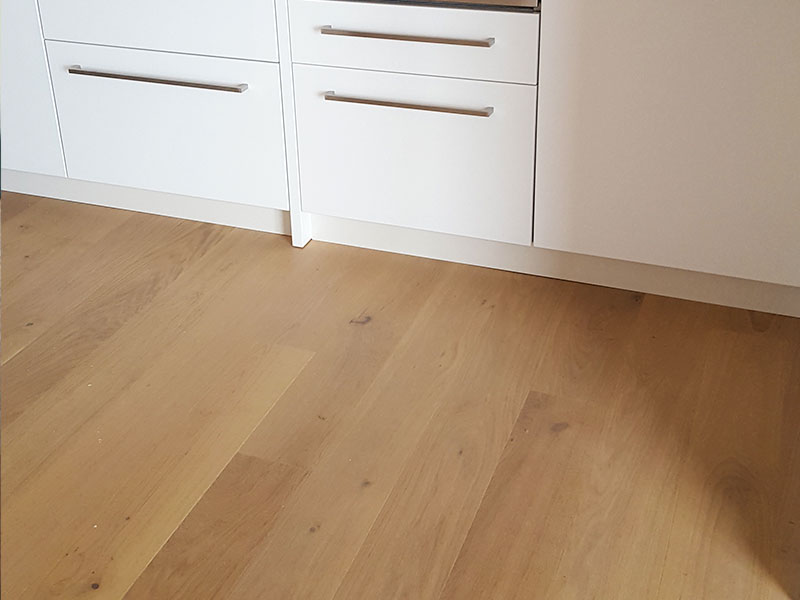 Room with floating floorboards installed by Payresa